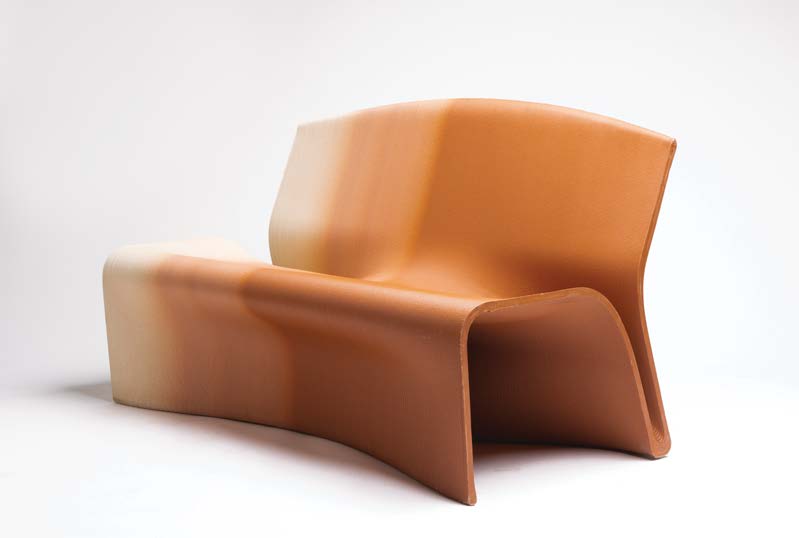 Mobilier design fabriqué à partir de plastique recyclé issu des océans. Une solution écoresponsable alliant esthétisme, durabilité et impact environnemental positif. Design furniture made from recycled ocean plastic. A sustainable solution combining aesthetics, durability, and positive environmental impact. Designmeubels gemaakt van gerecycleerd plastic uit de oceaan. Een milieuvriendelijke oplossing die stijl, duurzaamheid en ecologische impact verenigt.