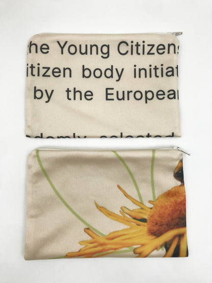 Pochette zipé et doublé en mode upcycling évènementiel EU (matière de base: textile de beach flag)