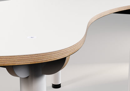 Table BUTTERFLY pour écoles et collectivités - design WAND & édition IMPACT FURNITURE - upcycling de panneaux multiplex des stocks de OXFAM