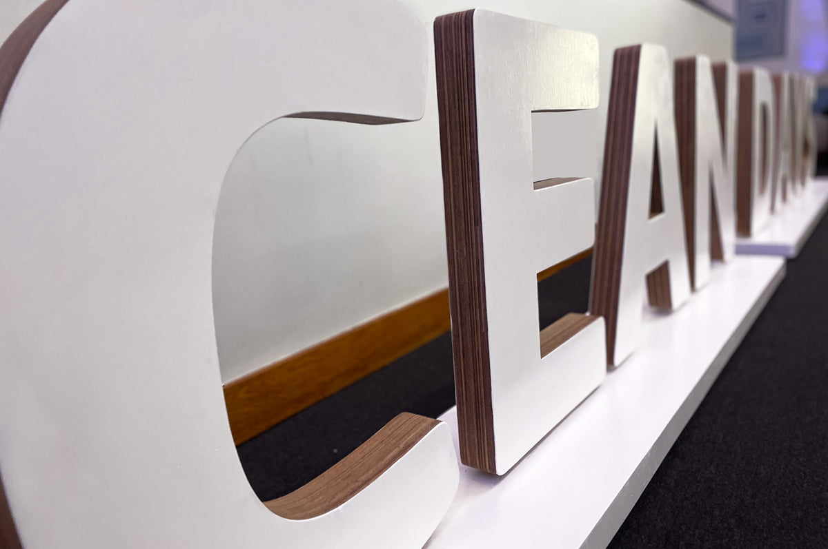 Lettres géantes en bois upcyclé - sur mesure - EU Greenweek 26
